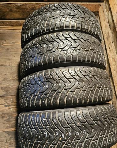 Nokian Tyres Hakkapeliitta 8 SUV 215/65 R17