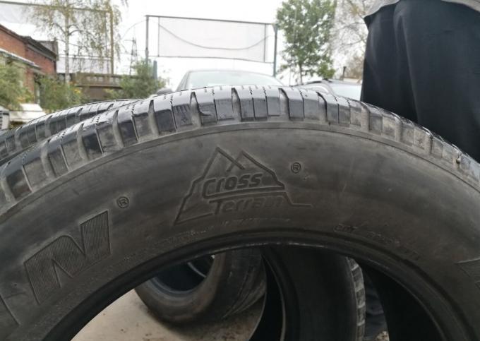 Michelin Cross Terrain SUV 235/65 R17