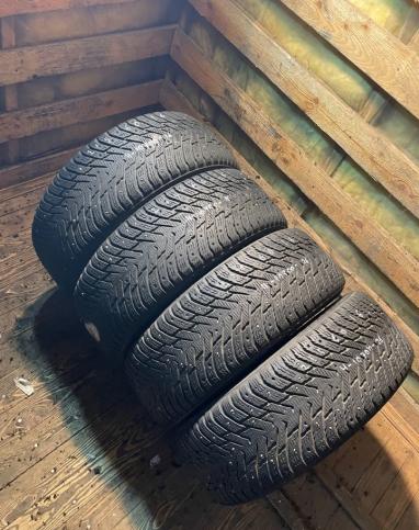 Nokian Tyres Hakkapeliitta 8 215/60 R16