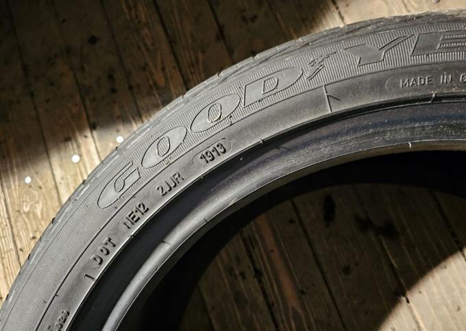 Goodyear Excellence 255/45 R20