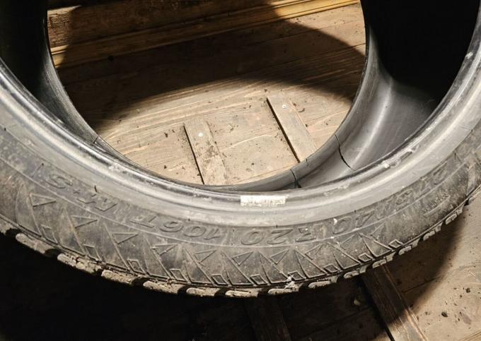 Pirelli Winter Carving Edge 275/40 R20