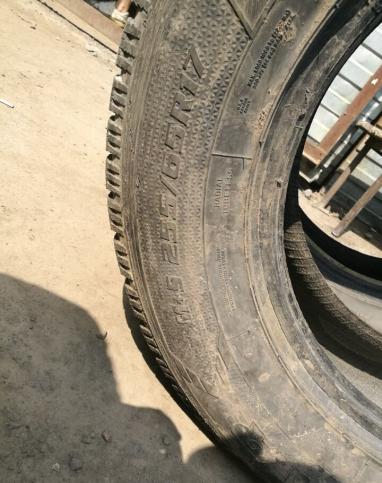 Goodyear UltraGrip 500 225/65 R17