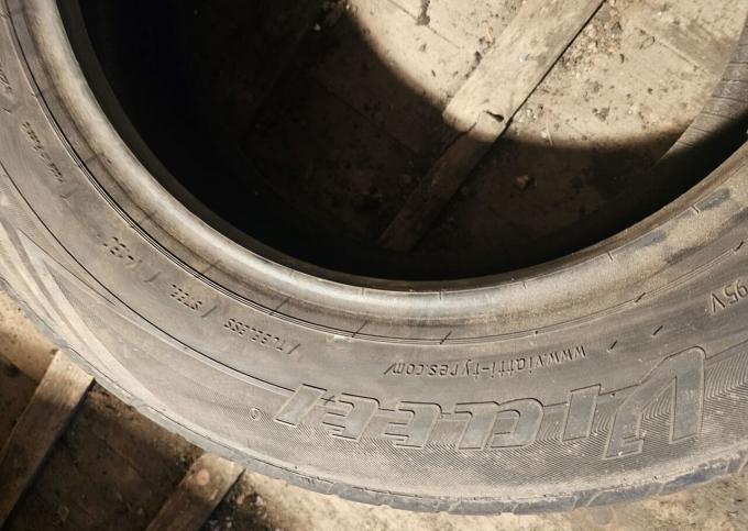Viatti Strada Asimmetrico 215/60 R16