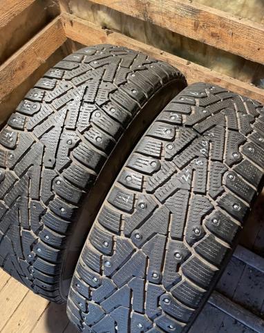 Pirelli Ice Zero 215/65 R16