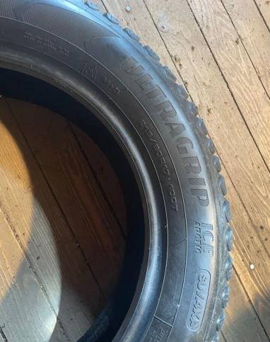 Goodyear UltraGrip Ice Arctic SUV 215/60 R17