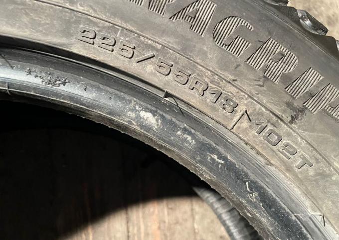 Goodyear UltraGrip Ice Arctic SUV 225/55 R18