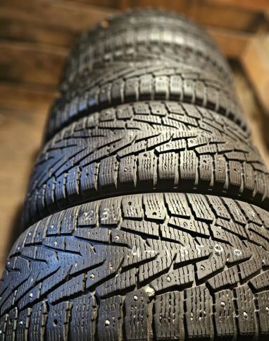 Nokian Tyres Hakkapeliitta 7 235/60 R17