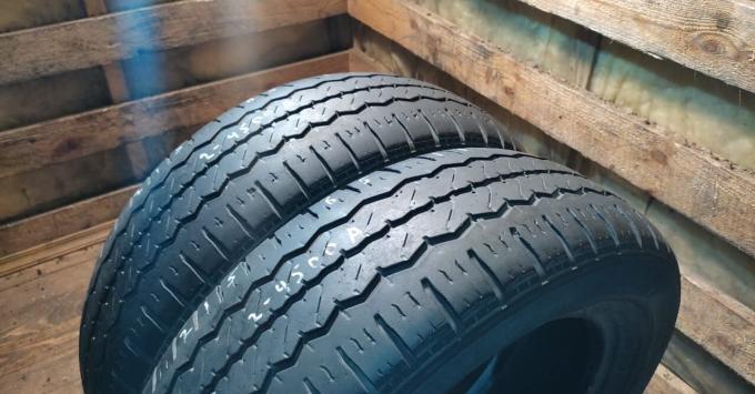 Hankook Radial RA08 215/65 R17