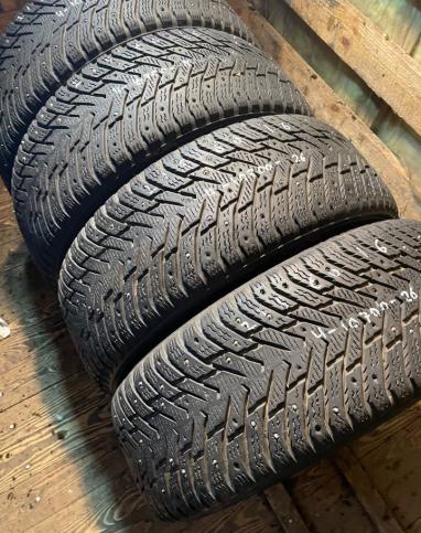 Nokian Tyres Hakkapeliitta 8 215/60 R16