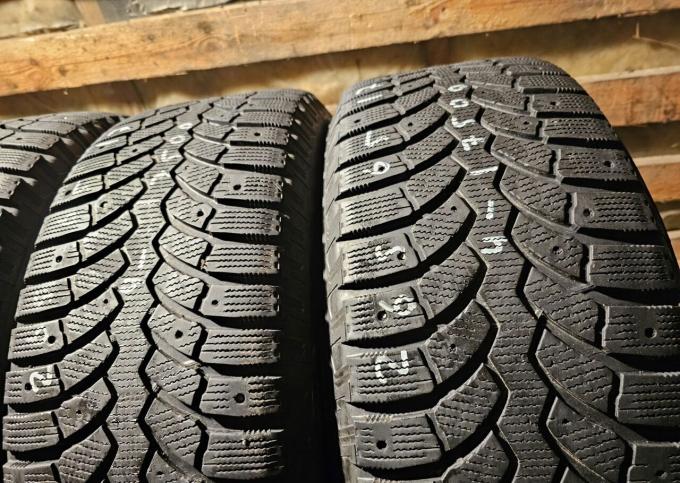 Bridgestone Blizzak Spike-01 265/65 R17