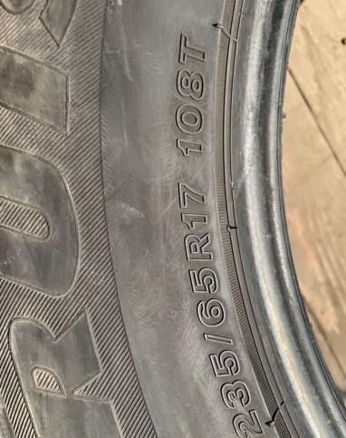 Bridgestone Ice Cruiser 7000 235/65 R17