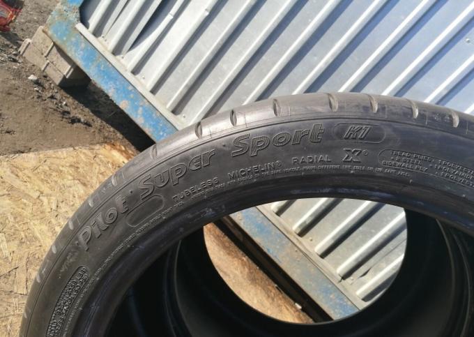 Michelin Pilot Super Sport 295/35 R20