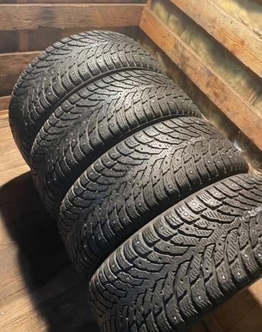 Nokian Tyres Hakkapeliitta 9 215/55 R17