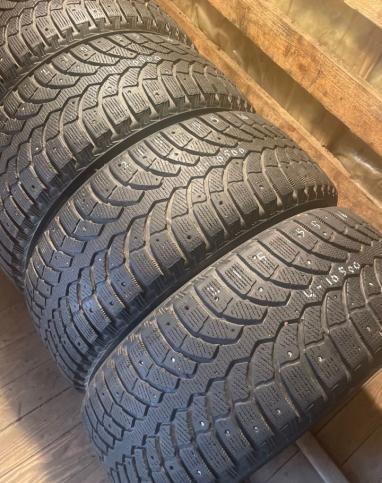 Bridgestone Blizzak Spike-01 215/55 R16