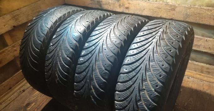 Goodyear UltraGrip Extreme 195/65 R15