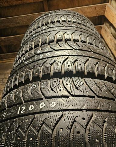 Bridgestone Ice Cruiser 7000 215/65 R16