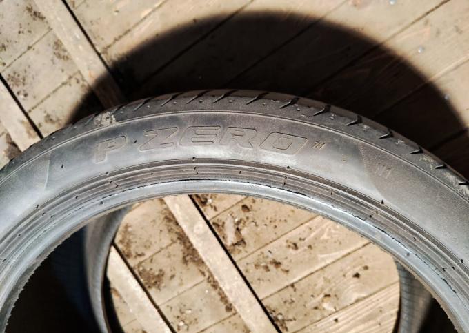 Pirelli P Zero 295/35 R21