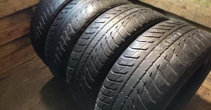 Nokian Tyres WR SUV 3 215/55 R18