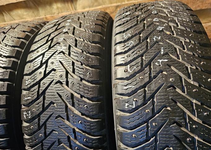 Nokian Tyres Hakkapeliitta 8 SUV 215/65 R17