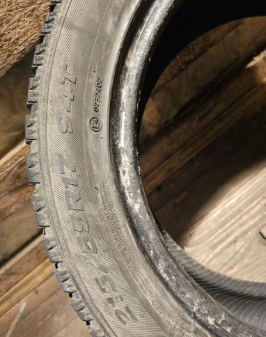 Hankook Winter I'Pike 215/55 R17