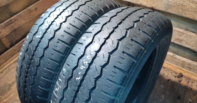 Hankook Radial RA08 215/65 R17