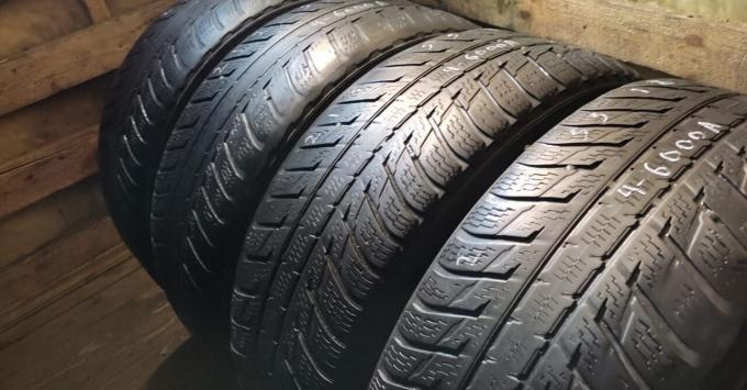 Nokian Tyres WR SUV 3 215/55 R18