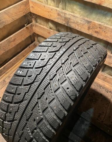 Kumho I'Zen RV Stud KC16 235/55 R17