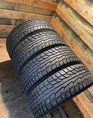 Michelin X-Ice North 215/60 R17