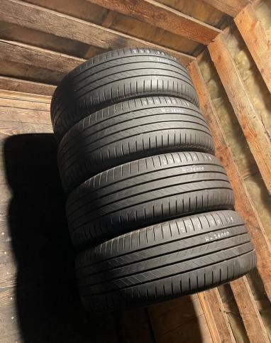 Bridgestone Alenza 001 235/55 R19