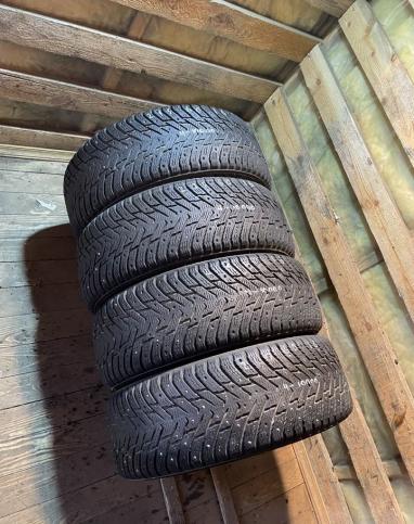 Nokian Tyres Hakkapeliitta 8 215/60 R16