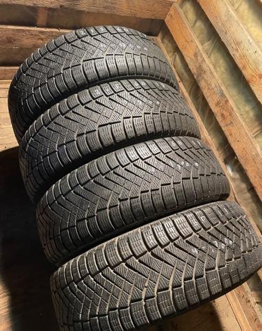 Pirelli Ice Zero FR 215/60 R17