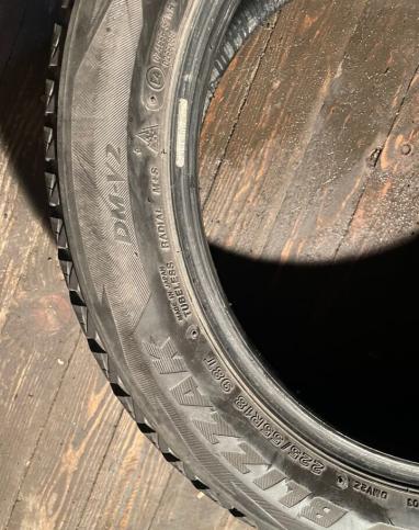 Bridgestone Blizzak DM-V2 225/55 R18