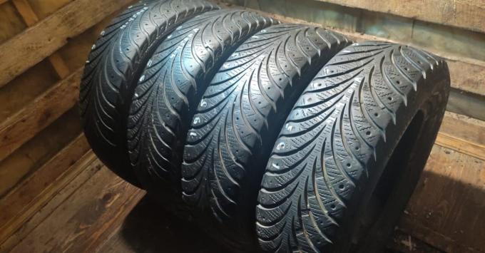 Goodyear UltraGrip Extreme 195/65 R15