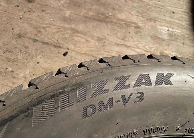 Bridgestone Blizzak DM-V2 265/60 R18