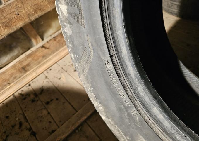 Bridgestone Alenza 001 285/50 R20