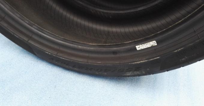 Pirelli P Zero 255/40 R21