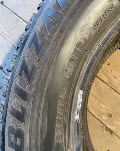 Bridgestone Blizzak Revo GZ 205/65 R16