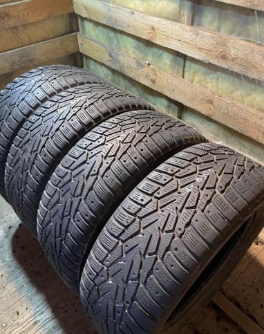 Nokian Tyres Hakkapeliitta 7 215/60 R16