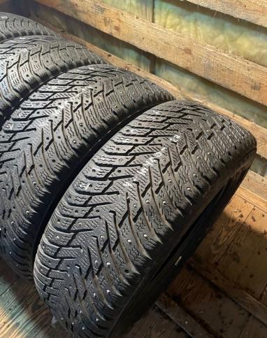 Nokian Tyres Hakkapeliitta 8 215/60 R16