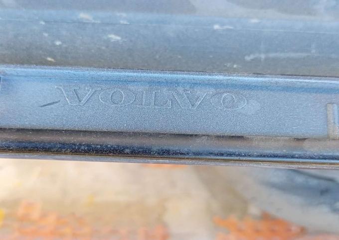 Накладка порога правая Volvo V70