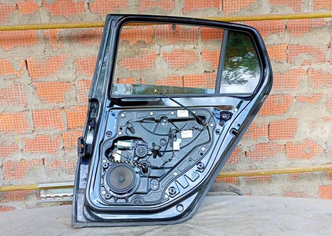 Дверь задняя правая Volkswagen Golf 6