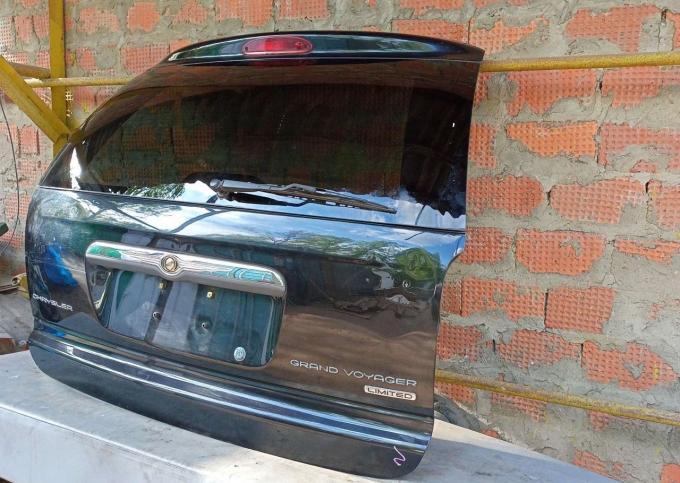 Дверь багажника Chrysler Voyager в сборе